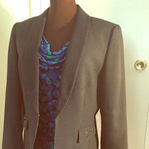 EUC Tahari petite suit jacket. Size 10p